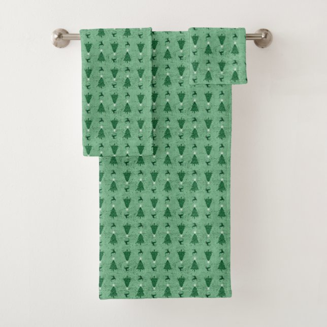 Traditional Green Christmas Trees & Reindeer   Bath Towel Set (Insitu)