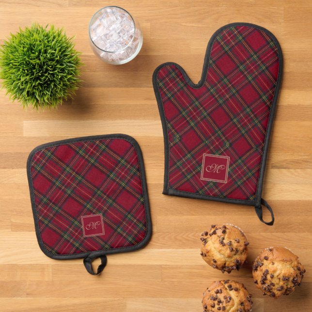Traditional Red Inverness Scottish Tartan Custom Oven Mitt & Pot Holder Set (Top Down)