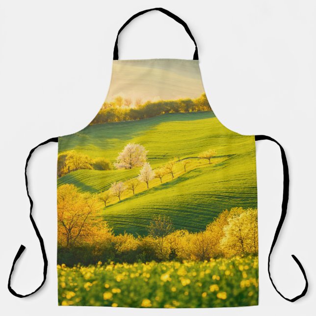 Tranquil rural landscape in sunbeams. Beautiful su Apron (Front)
