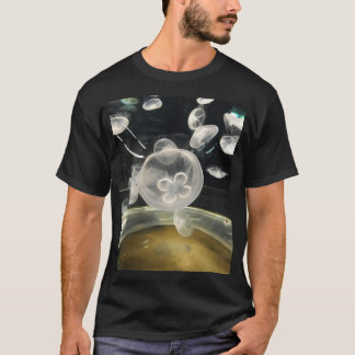 Transparent Jellyfish swimming freely T-Shirt