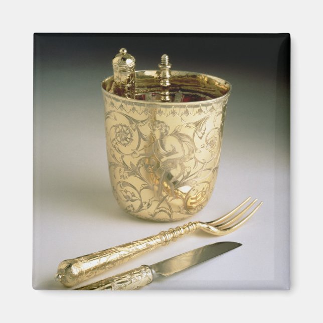 Travelling set of a knife, fork, spoon and beaker, magnet (Front)