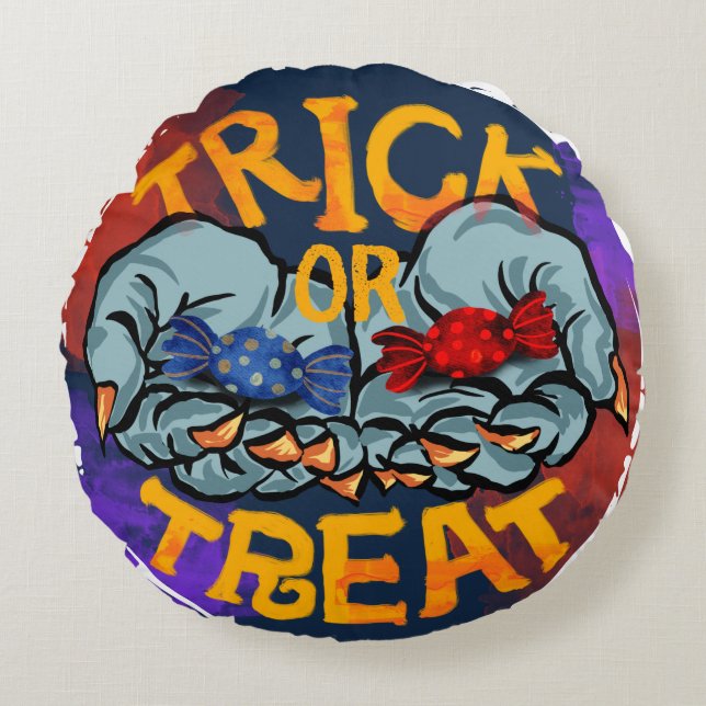 Treak or Treat Scary Halloween Pumpkin   Round Cushion (Front)