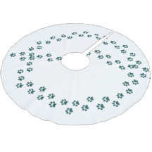 Tree skirt - paw prints in fresh snow