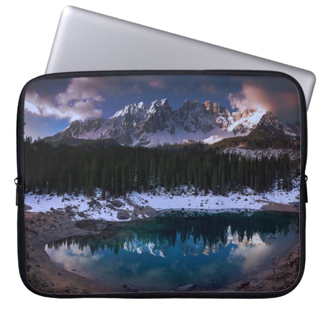 TREES NEAR MOUNTAIN LAPTOP SLEEVE (Front)