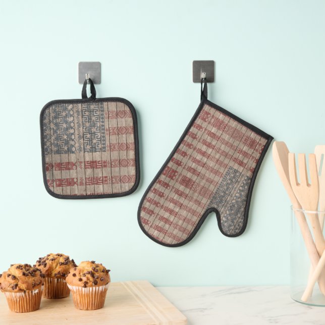 Trendy America flag Aztec Tribal Pattern Oven Mitt & Pot Holder Set (Insitu(Hanging))