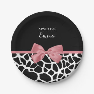 Trendy Giraffe Print Rosy Pink Bow With Name Paper Plate