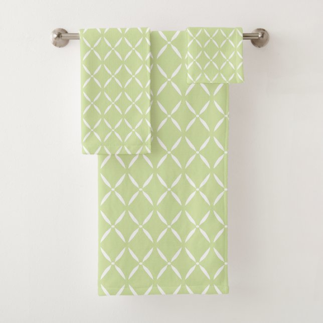 Trendy Modern Chic Green and White Bath Towel Set (Insitu)