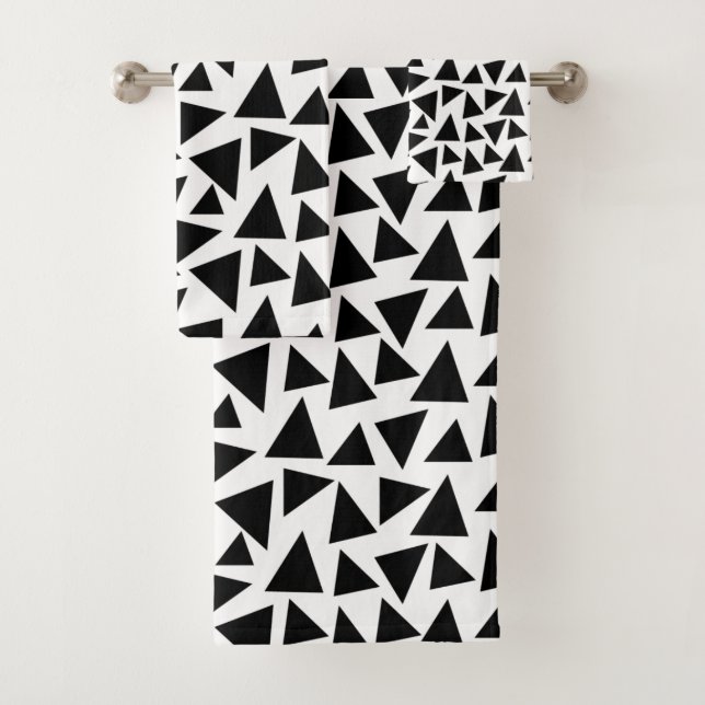 Triangle Black Triangle Bath Towel Set (Insitu)
