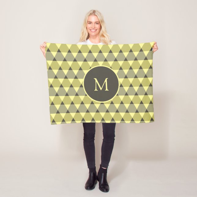Triangles Pattern Fleece Blanket (In Situ)