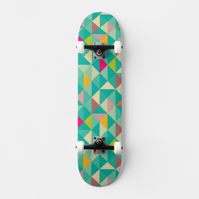Triangles pattern skateboard (Front)