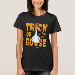Trick Or Goose Halloween Spooky Honk Witch Design T-Shirt