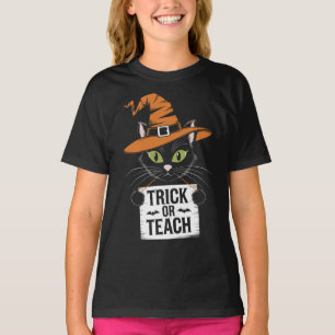 Trick Or Teach Groovy Teacher Halloween Retro  T-Shirt
