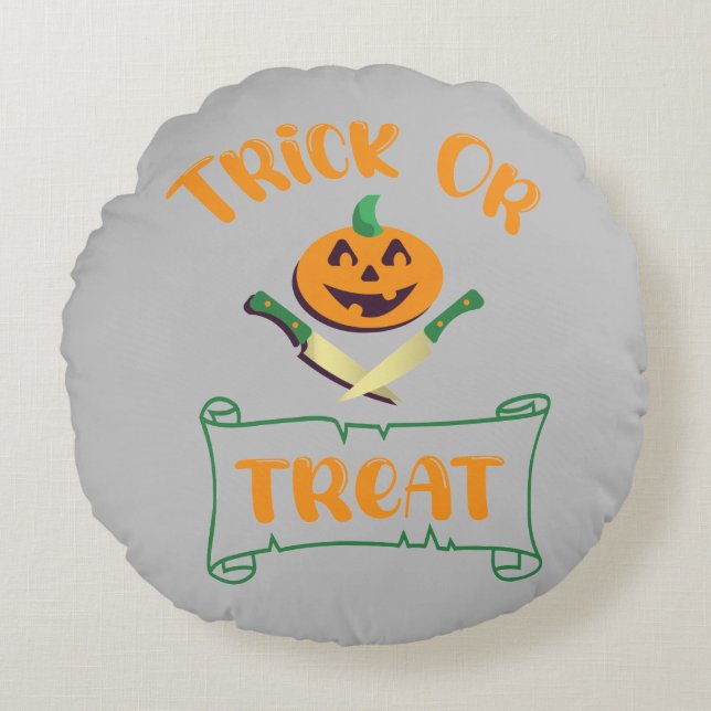 Trick or treat crossbones Halloween pumpkin face Round Cushion (Front)
