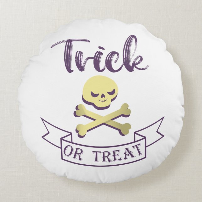 Trick or treat skull crossbones Halloween ribbon Round Cushion (Front)