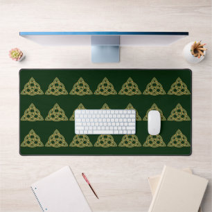 Trinity Knot Green Desk Mat