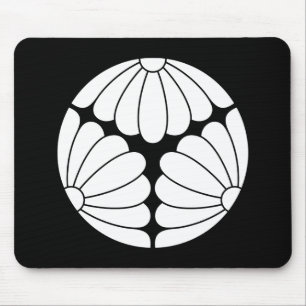 Trisected chrysanthemums mouse pad