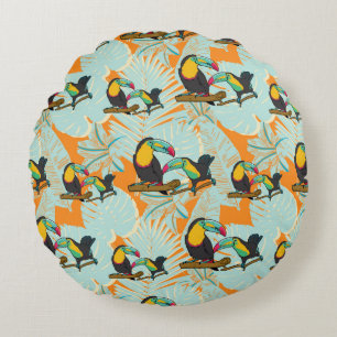 Tropical leaves toucan seamless Pattern Round Cushion
