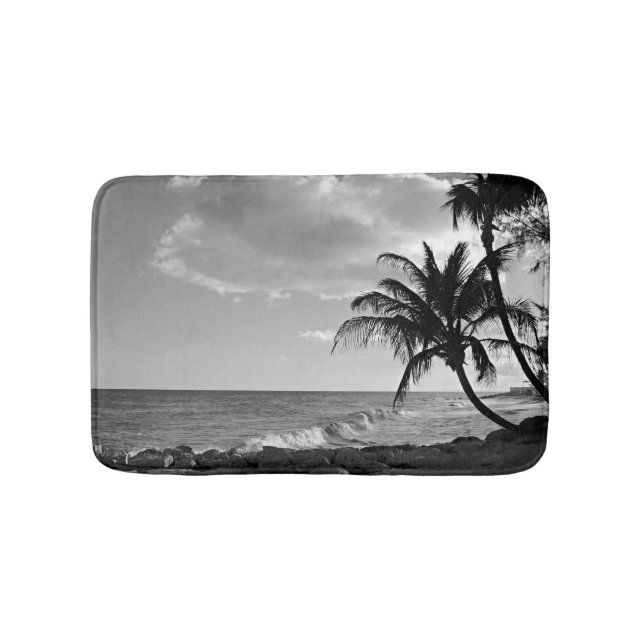 Tropical palm tree beach in black and white bath mat (Front)