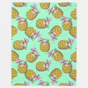 Tropical Piña Colada Pattern –Refreshing Summer Fleece Blanket