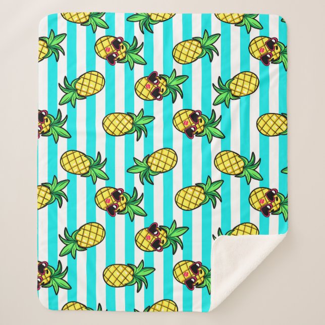 Tropical Pineapples: Retro Sunglasses Pattern. Sherpa Blanket (Front)