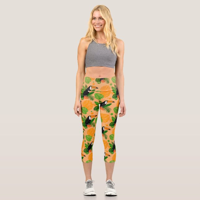 Tropical Toucan Bird Seamless Pattern Capri Leggings (Front)