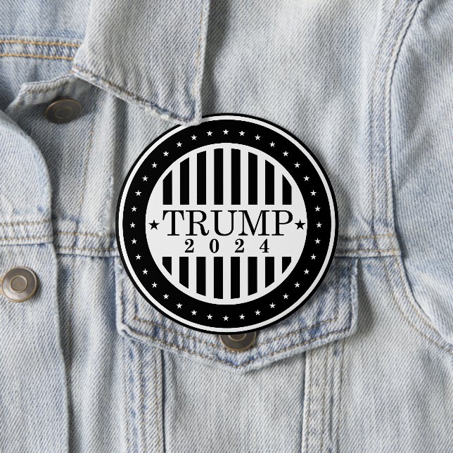Trump 2024 10 cm round badge (In Situ)