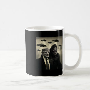 Trump Bigfoot Ufo Alien Encounter Conspiracy Funny Coffee Mug