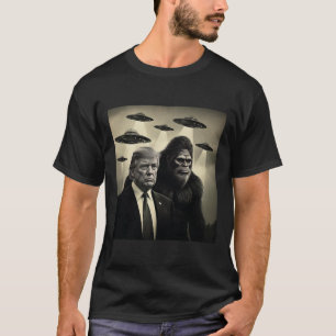 Trump Bigfoot Ufo Alien Encounter Conspiracy Funny T-Shirt