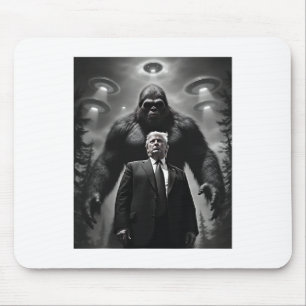 Trump Bigfoot Ufo Alien Extraterrestrial Encounter Mouse Pad