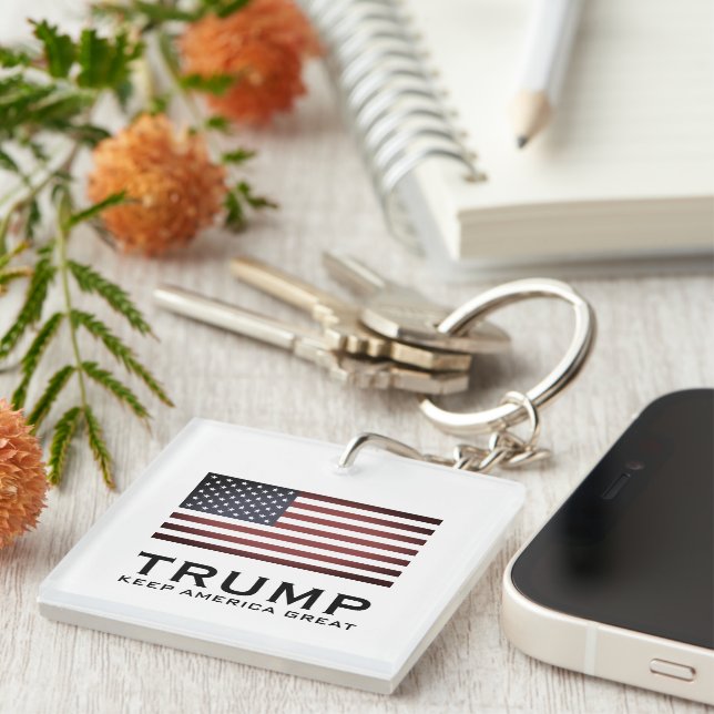 Trump keychain with US flag Keep America Great (Front Right)