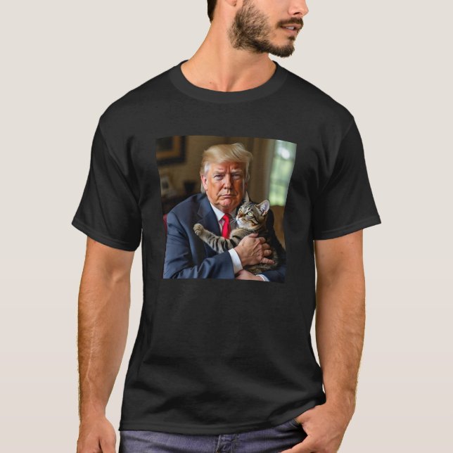 Trump Loves Cats Funny Photo Make Pets Safe Again  T-Shirt (Front)