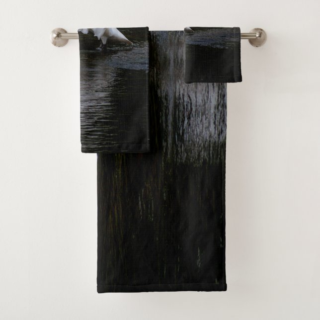 Trumpeter Swan Bath Towel Set (Insitu)