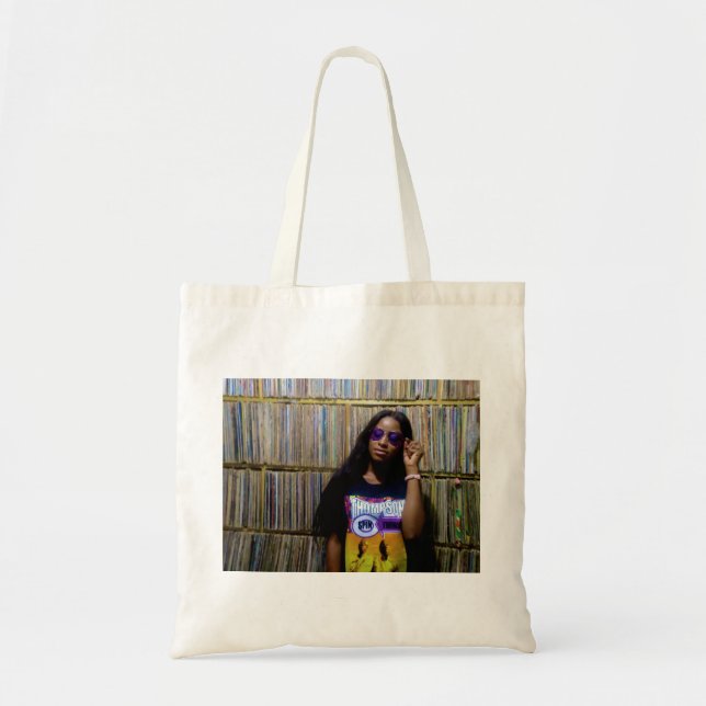 TST MODEL TOTE BAG (Front)