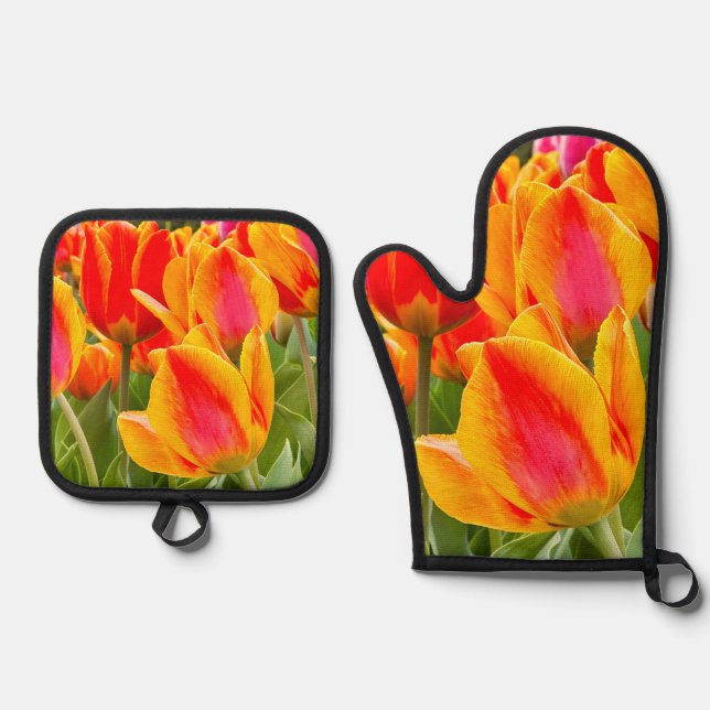 Tulips! Oven Mitt & Pot Holder Set (Front)