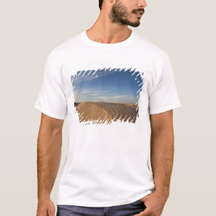 Tunisia, Sahara Desert, Douz, Great Dune, dusk T-Shirt