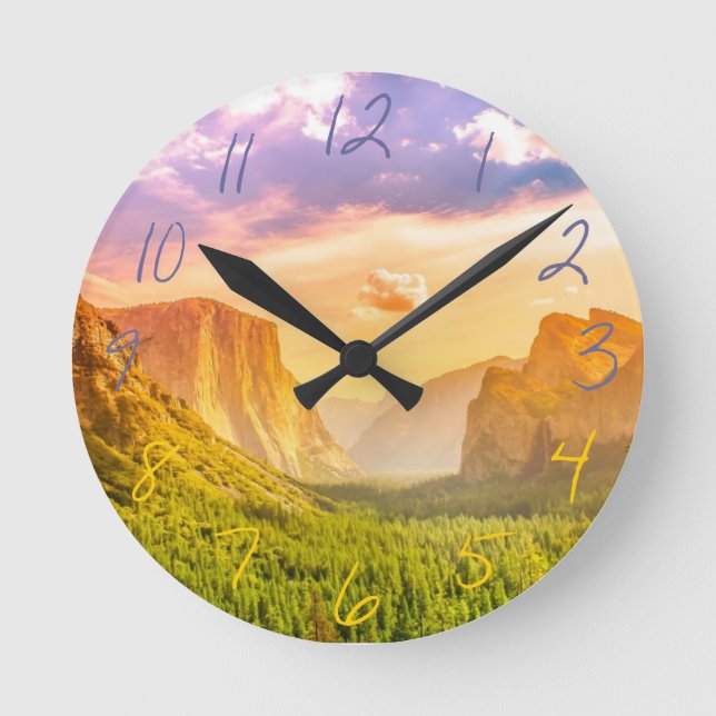Tunnel View of Yosemite National Park Round Clock (Front)