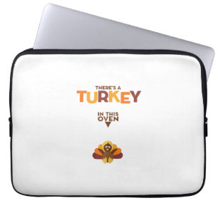 Turkey in Oven - Thanksgiving Pregnancy Announceme Laptop Sleeve