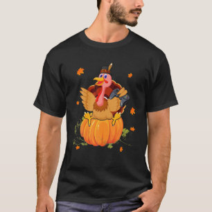 Turkey With Pumpkin Cool Thanksgiving Turkey Gamer T-Shirt