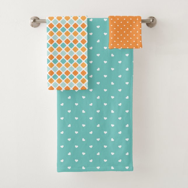 Turquoise orange hearts square retro pattern  bath towel set (Insitu)