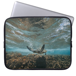 TURTLE ON THE MOVE LAPTOP SLEEVE