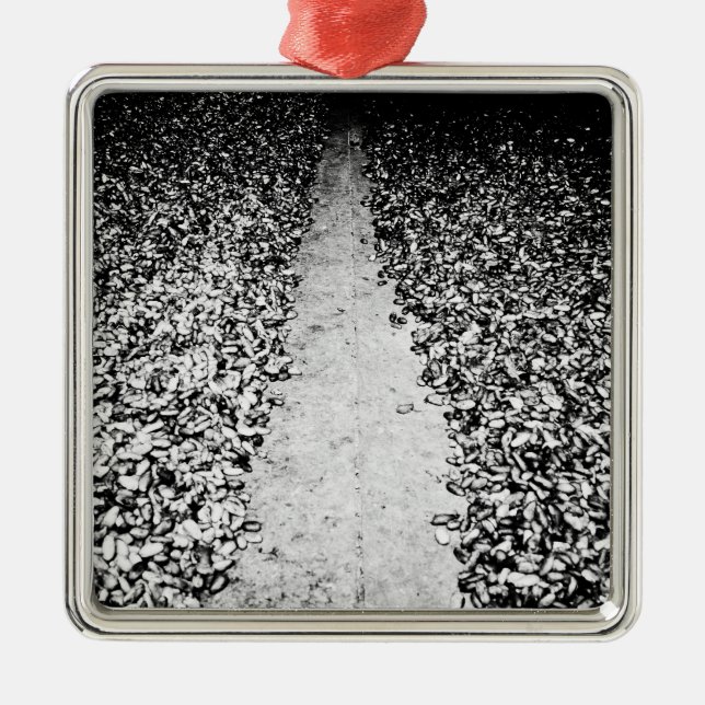 two sides of cocoa metal tree decoration (Front)