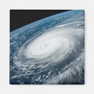 Typhoon Hinnamnor. Magnet