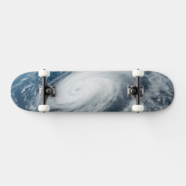 Typhoon Hinnamnor. Skateboard (Horz)