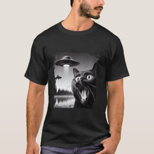 UFO Alien Cat Selfie Funny Graphic Cat Meme T-Shirt