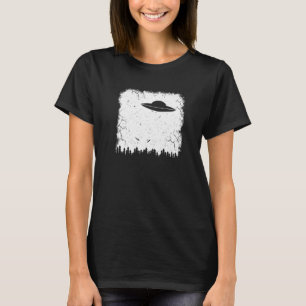 Ufo Alien Flying Saucer Alien Spaceship Fan  6 T-Shirt