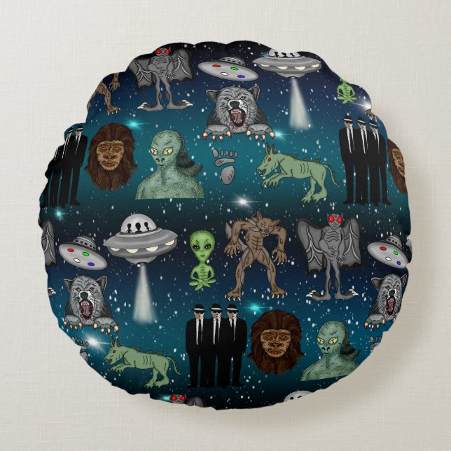 UFO Aliens Chupacabra Bigfoot Cryptids   Round Cushion (Front)
