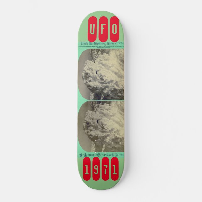 UFO ARE REAL  /TST Skateboard (Front)