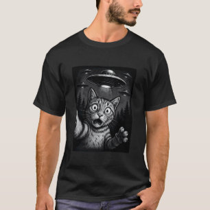 UFO Cat Selfie Funny Alien Abduction VLog Space Me T-Shirt