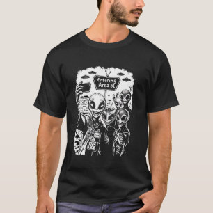 UFO UAP Funny Happy Aliens Taking Selfie Entering  T-Shirt