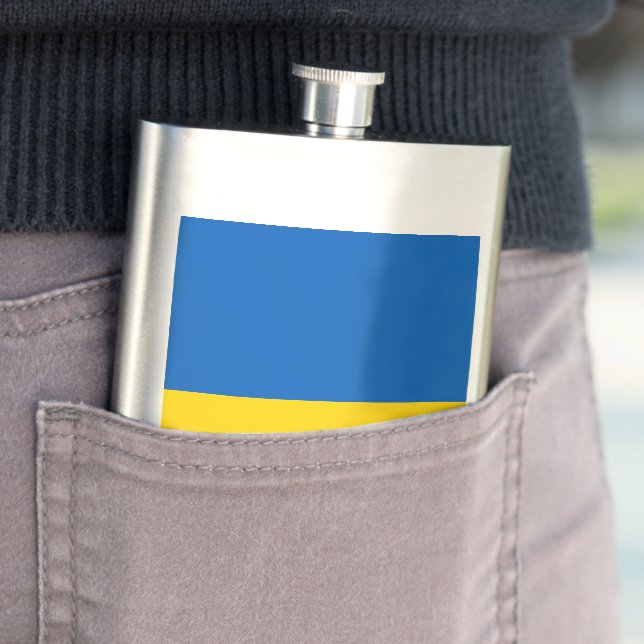 Ukraine flag hip flask (In Situ)